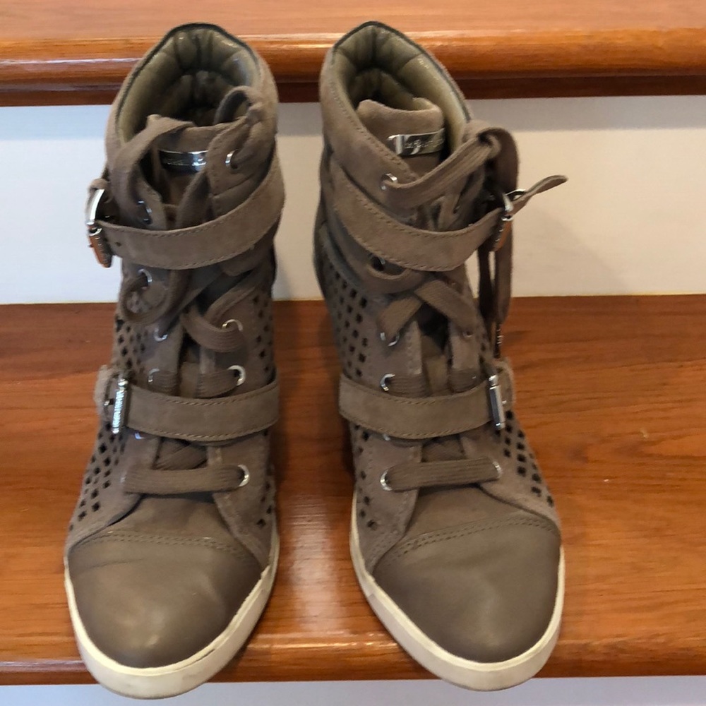 Michael Kors leather lace up and tie ankle boots - Picture 2 of 11